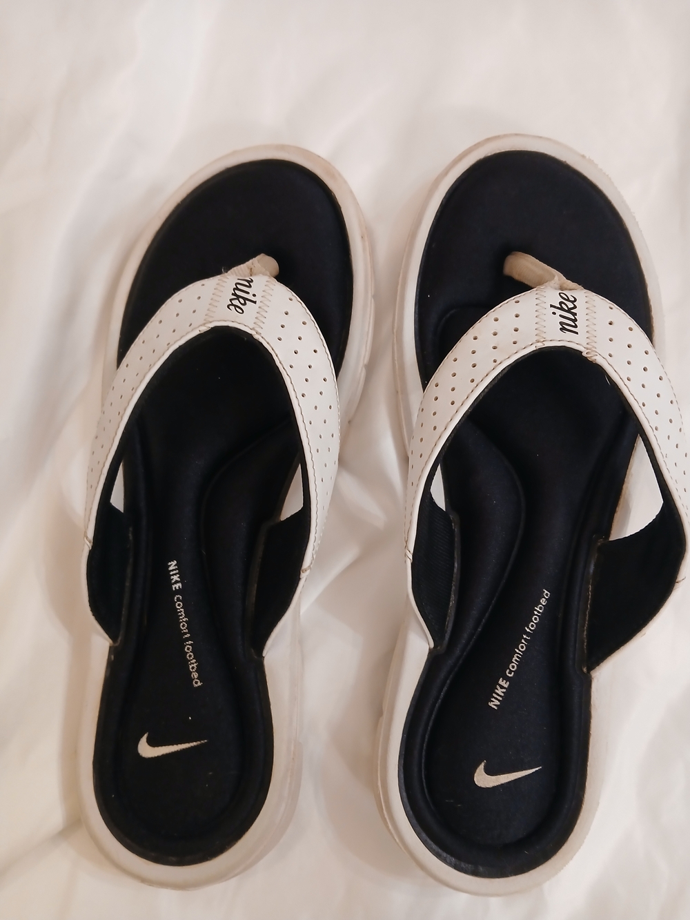 Nike Women's Black and White Comfort Thong Sandals